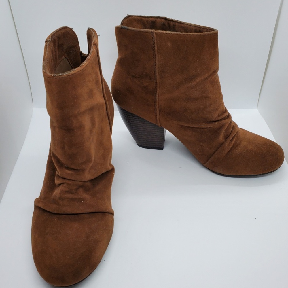 Brown suede bootie